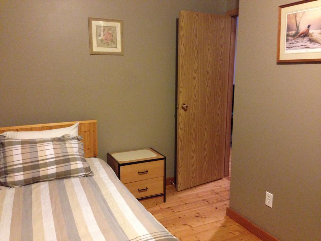 Foxlake Retreat Hanna 외부 사진